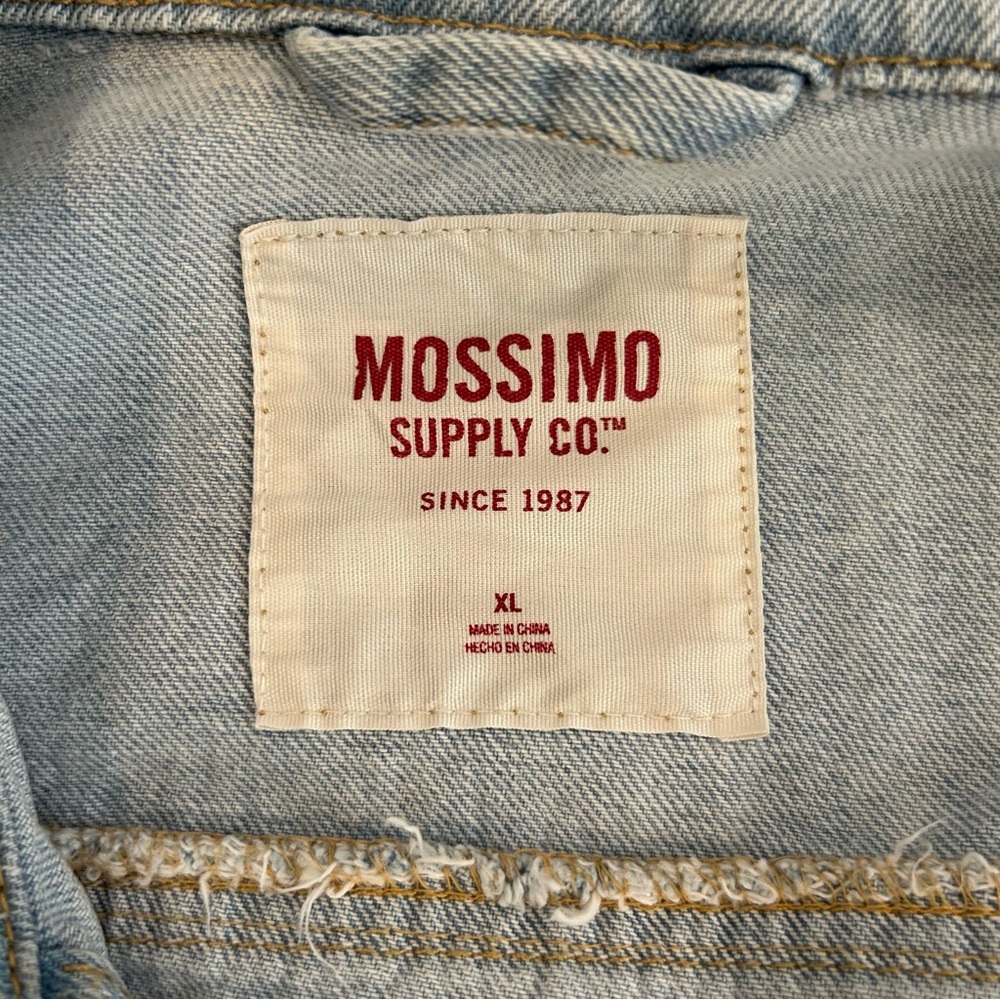 Mossimo Light Wash Denim Jacket EUC - Picture 4 of 8